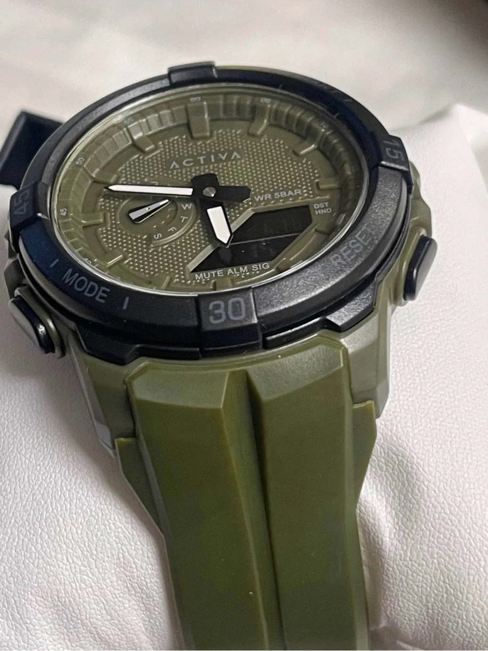 Activa Spry X Invicta Digital Essentials Army green 53mm